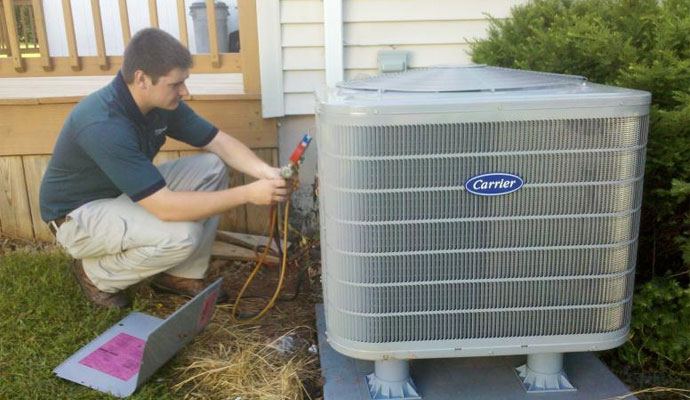 Professional repairing heating system